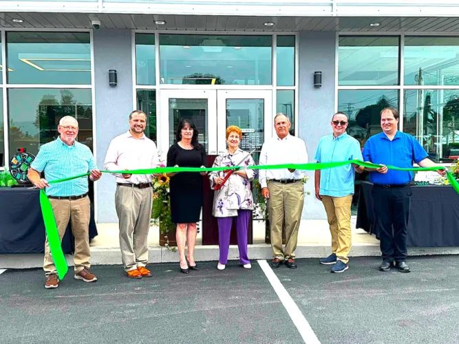JVB opens new Belleville branch with ribbon cutting